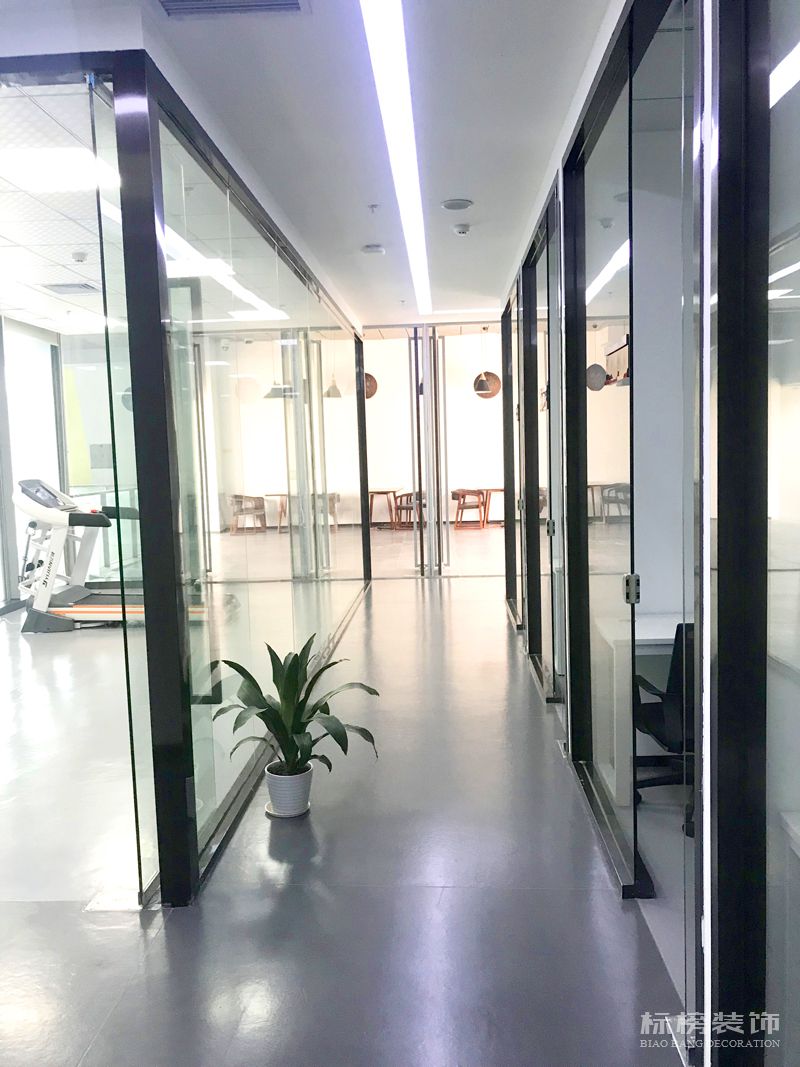过道实拍-J9九游会真人游戏第一品牌装饰